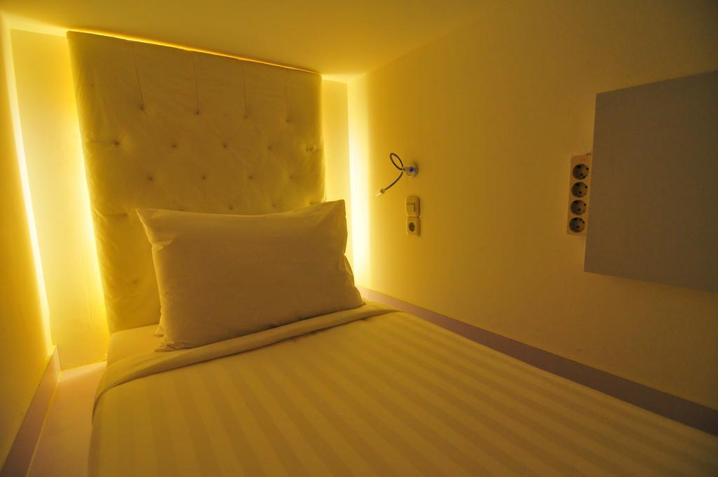 Capsule Hostel Old Batavia Jakarta Kamer foto