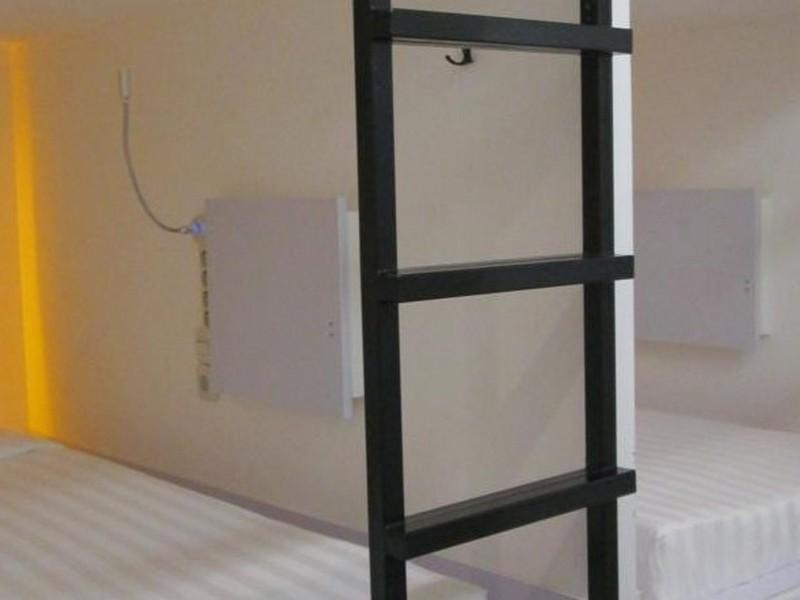 Capsule Hostel Old Batavia Jakarta Buitenkant foto