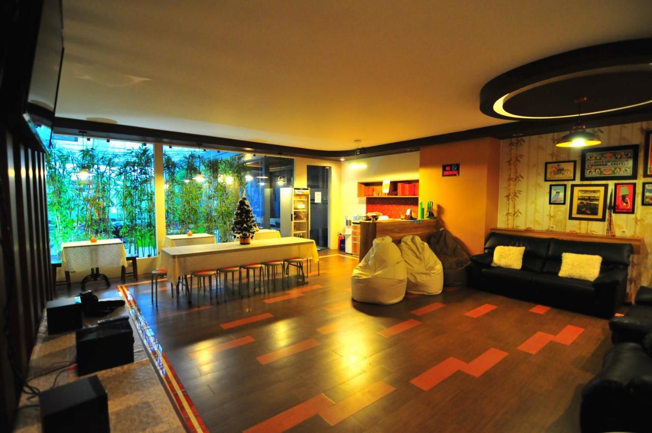 Capsule Hostel Old Batavia Jakarta Buitenkant foto