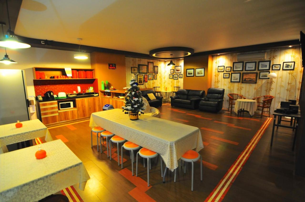 Capsule Hostel Old Batavia Jakarta Buitenkant foto